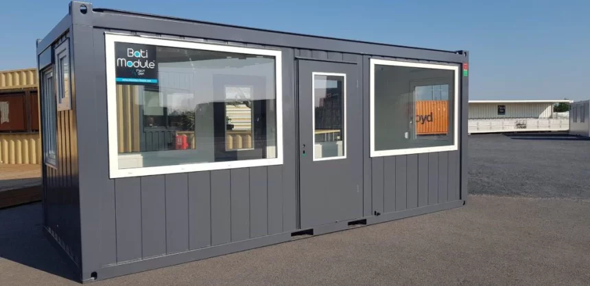 BATIMODULE 20 Pies Oficina semividriada