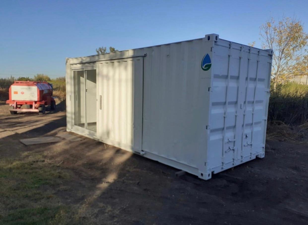 Contenedor de 20 pies con puerta, ventana y cuarto de baño HMOCF