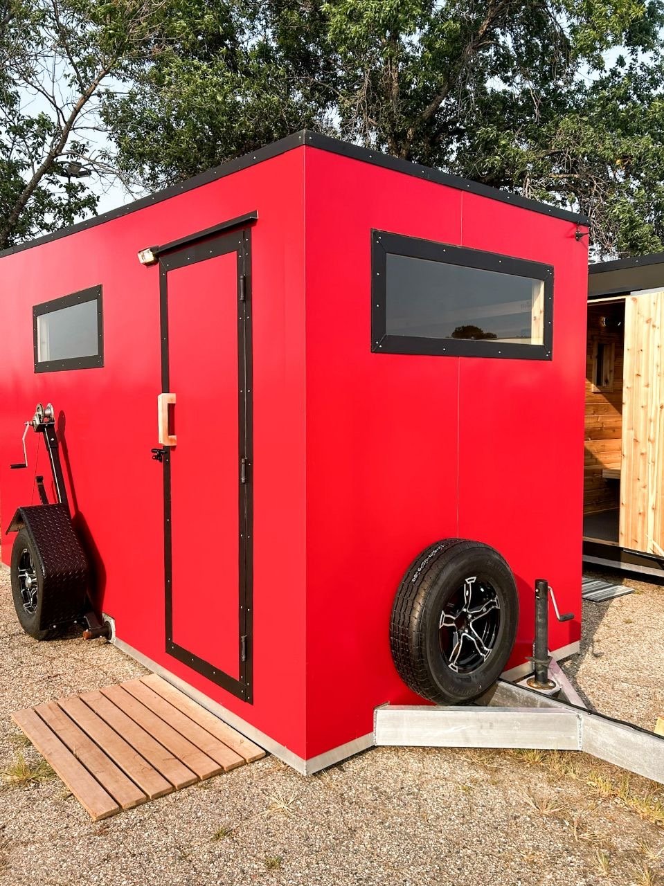 remolque mini casa rojo