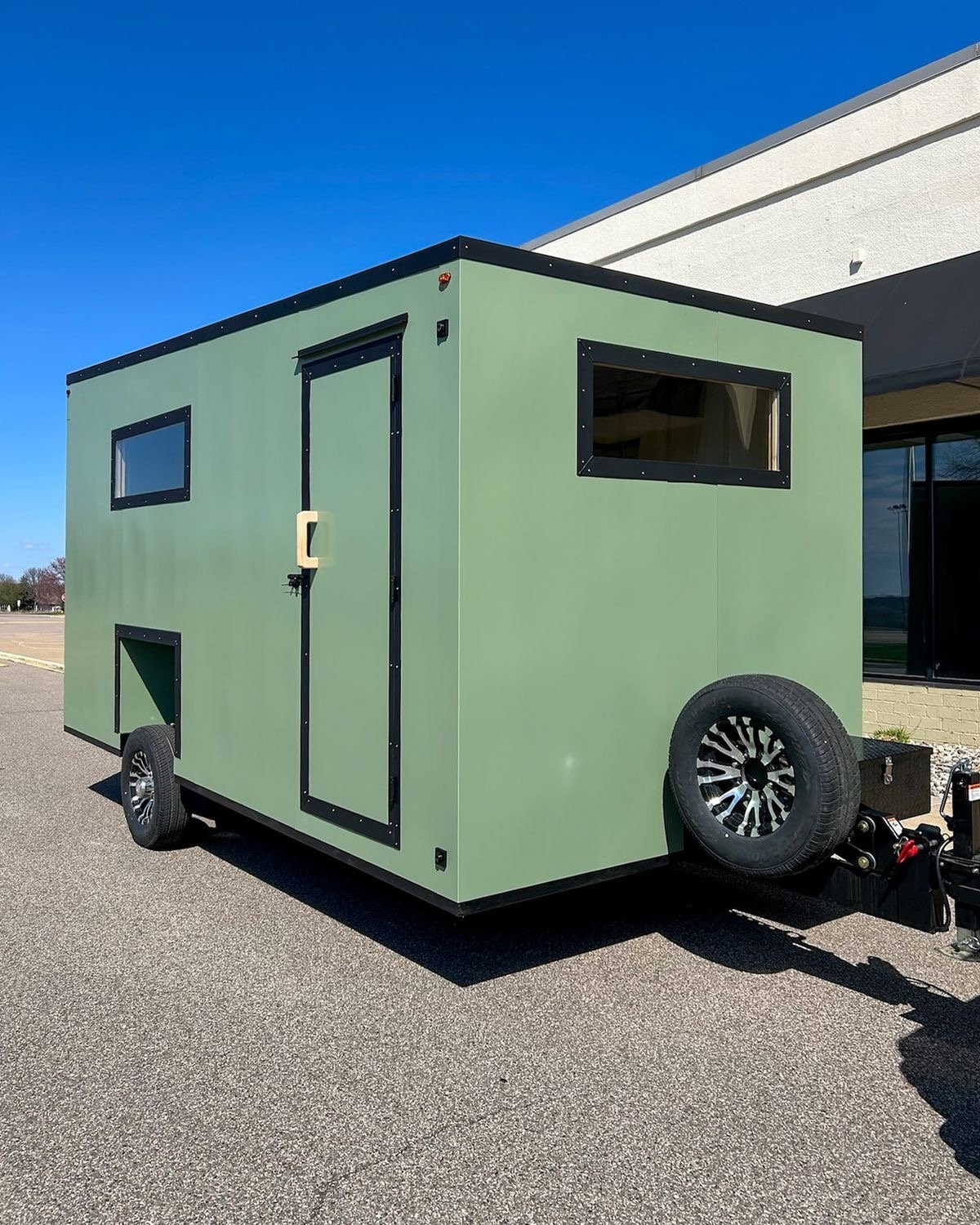 remolque mini casa verde
