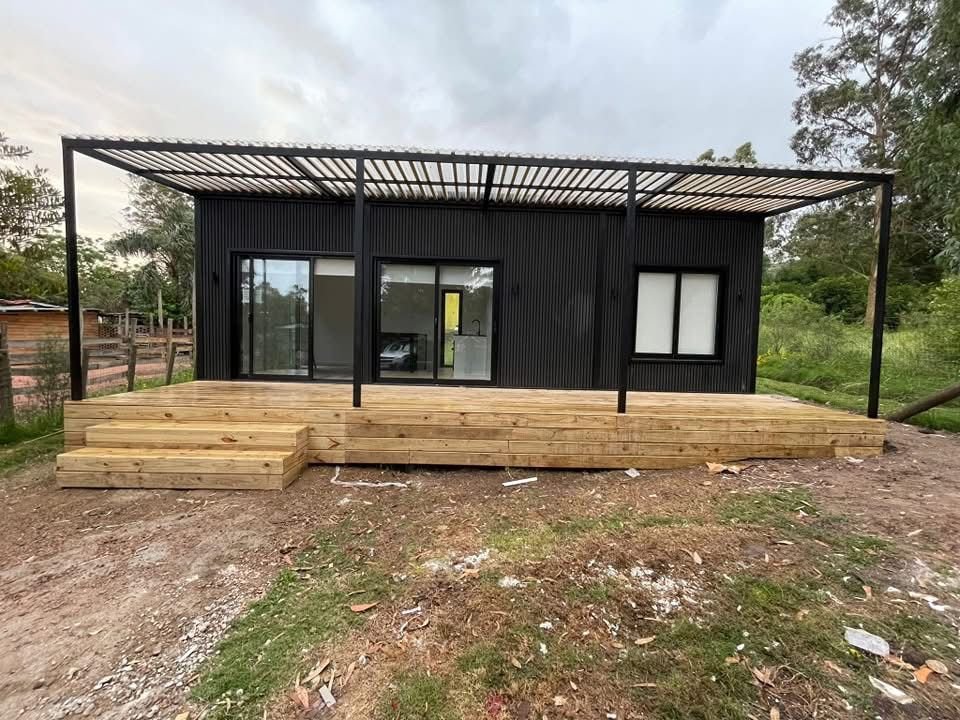 un módulo transportable de 9,0 m x 4,00 m acoplados con un total de 36 m2